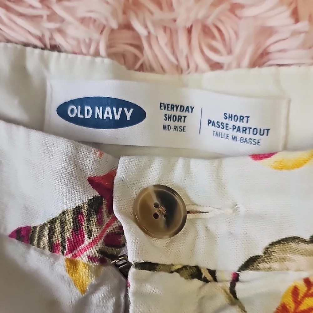 Old Navy Women's Mint and Floral Print Shorts Trio - Picture 3 of 7